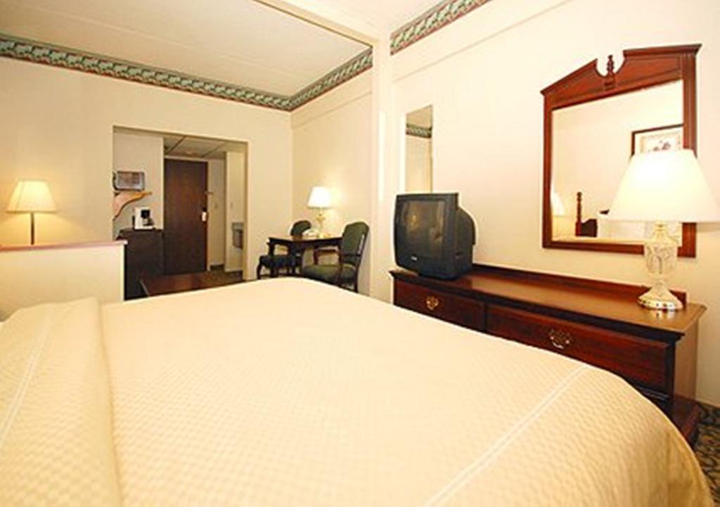 Comfort Suites Bethlehem Near Lehigh University And Lvi Airport Exterior photo
