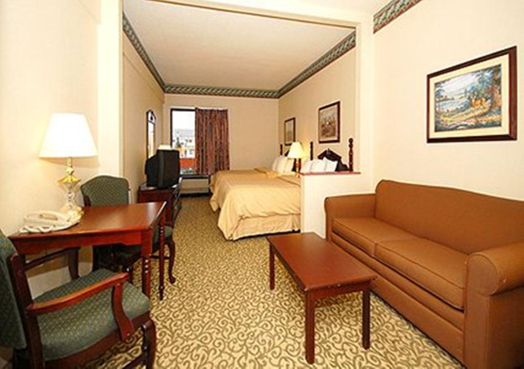 Comfort Suites Bethlehem Near Lehigh University And Lvi Airport Exterior photo